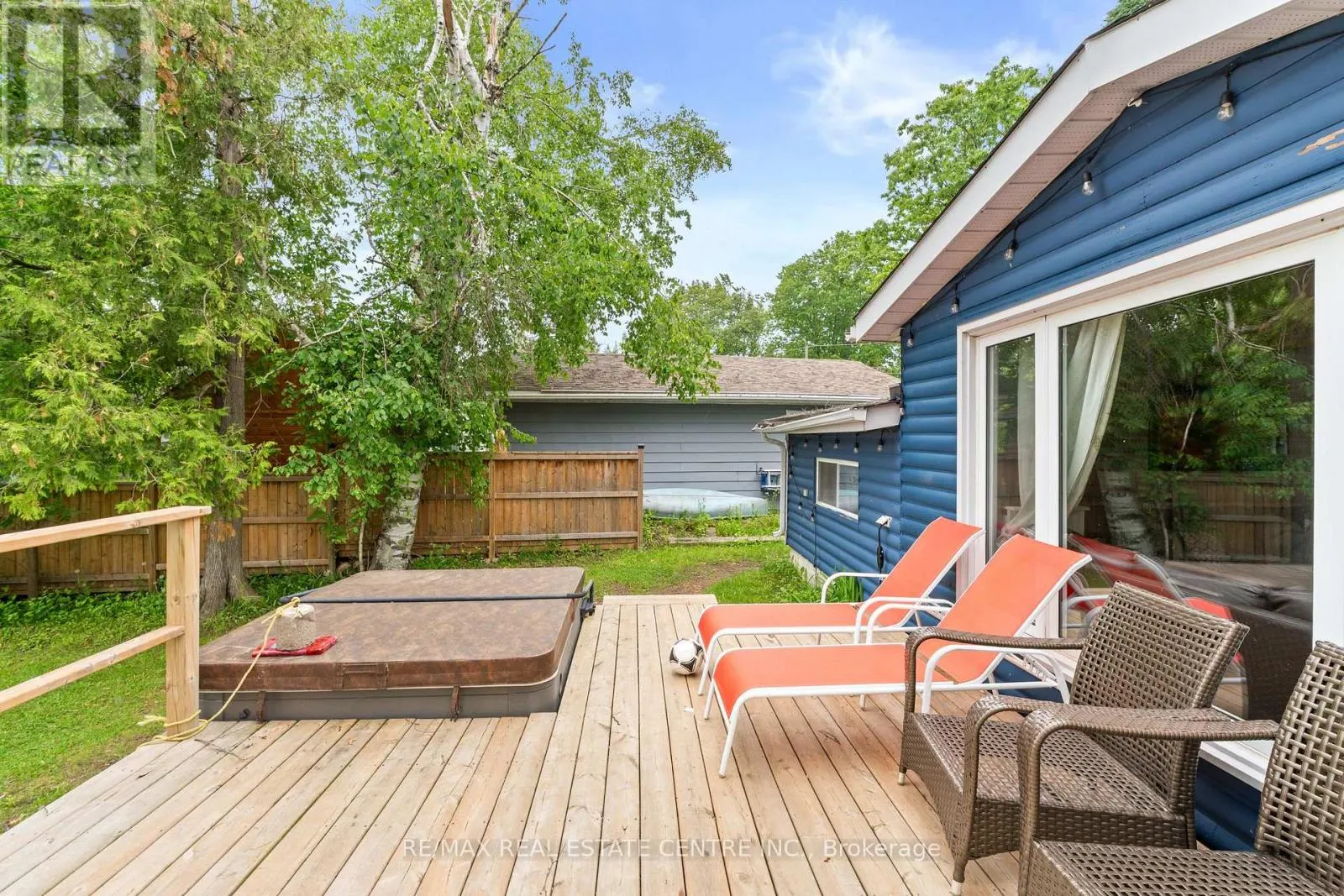 3012 GREENWOOD LANE