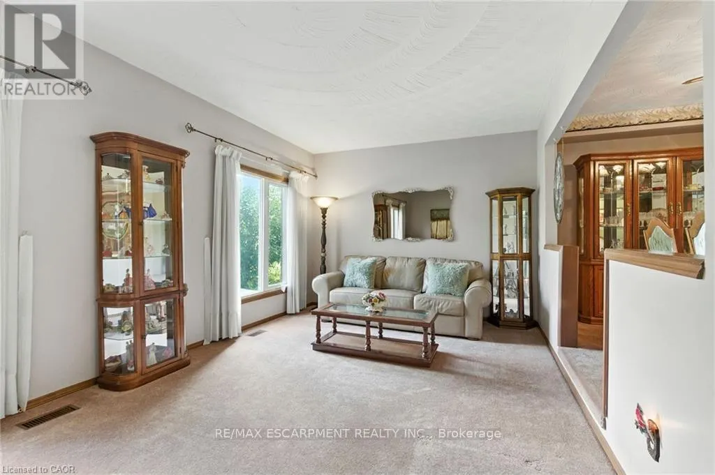 39 MEGNA COURT