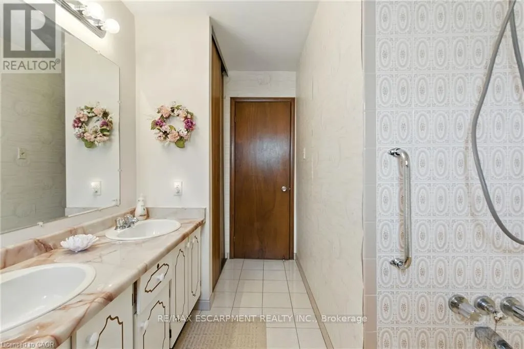 39 MEGNA COURT