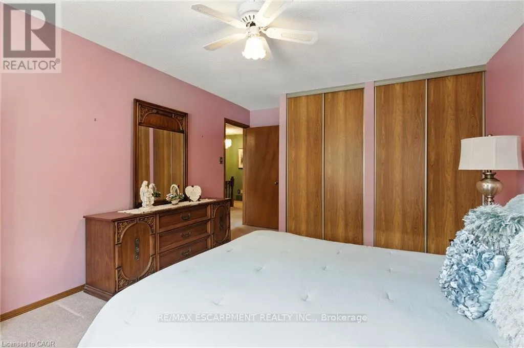 39 MEGNA COURT