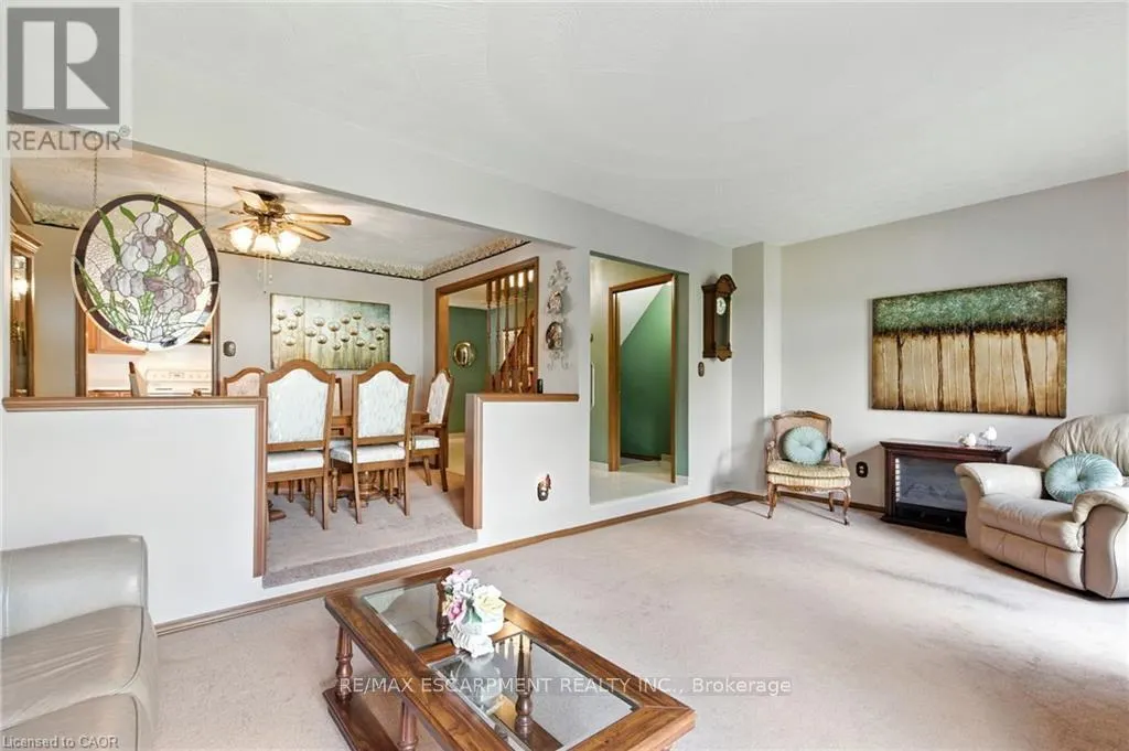 39 MEGNA COURT