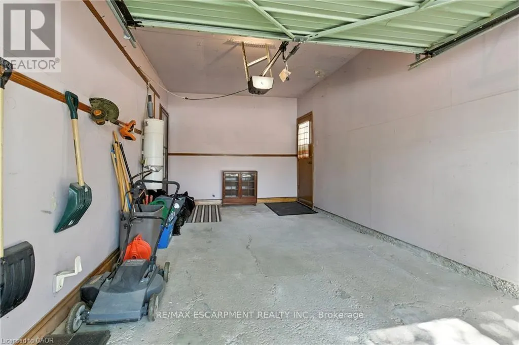 39 MEGNA COURT