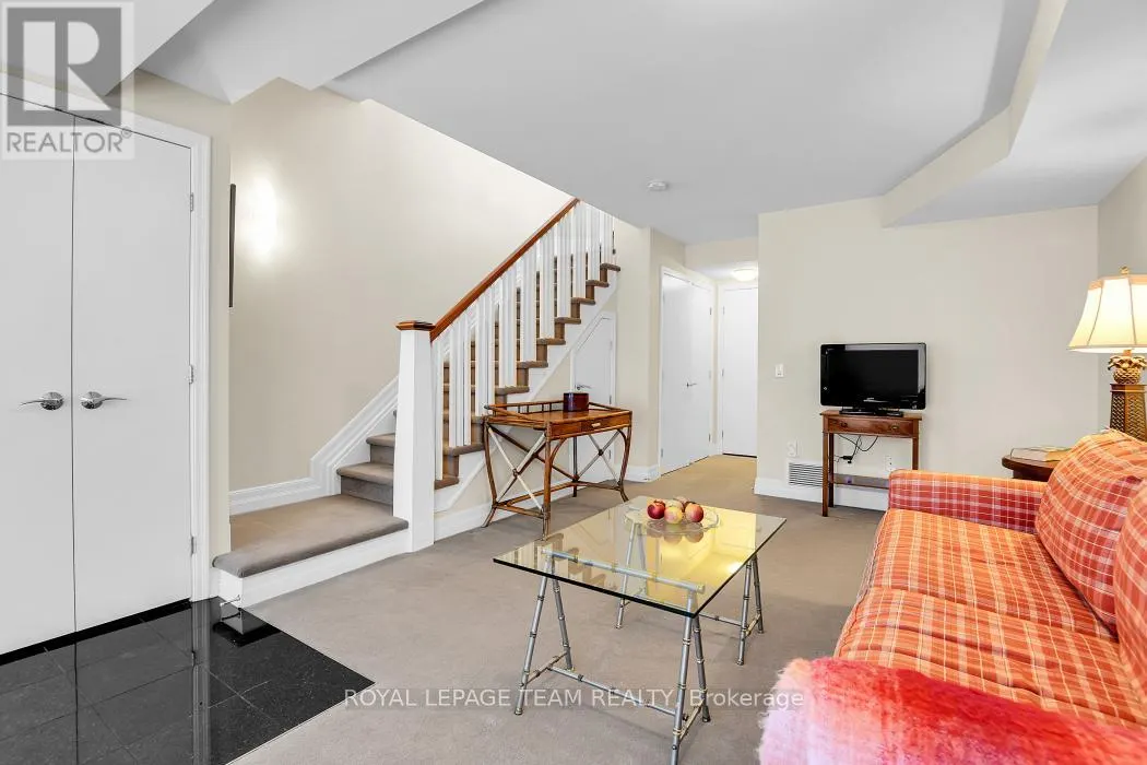 7 - 775 RICHMOND ROAD N