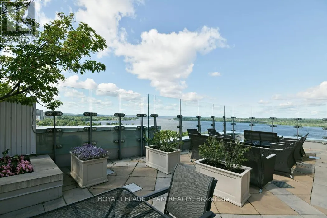 7 - 775 RICHMOND ROAD N