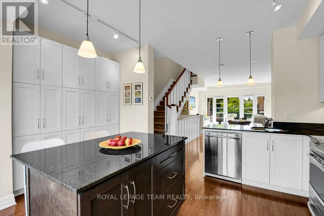 7 - 775 RICHMOND ROAD N