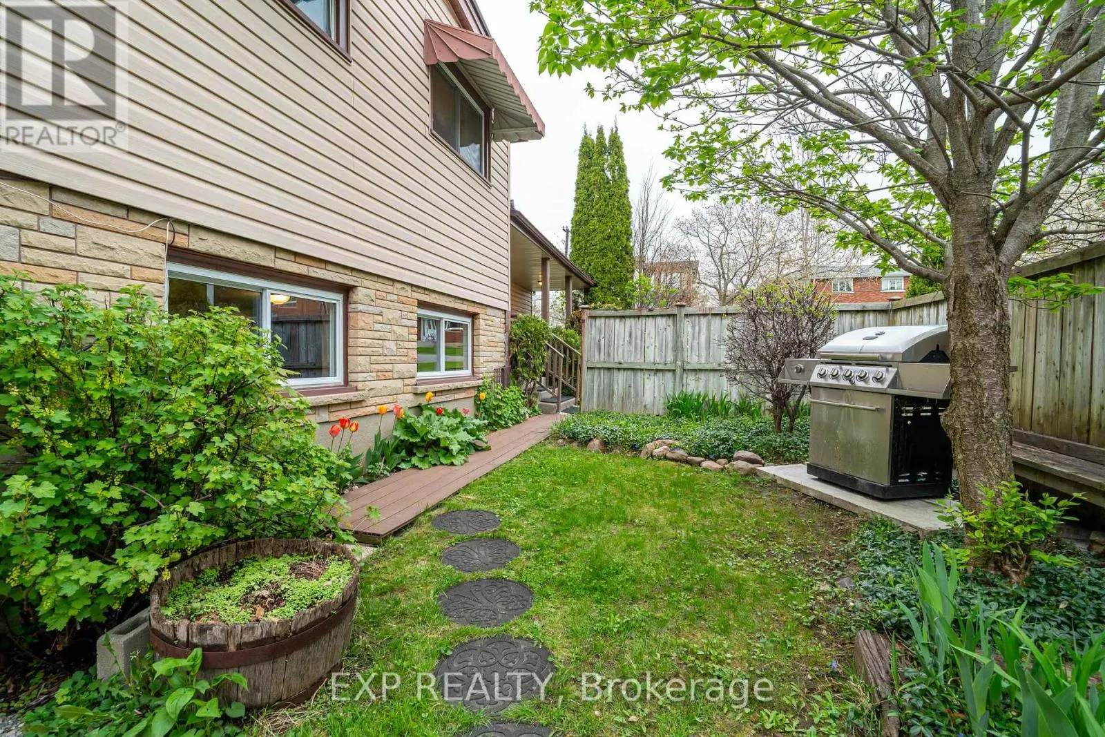 220 ANCASTER AVENUE