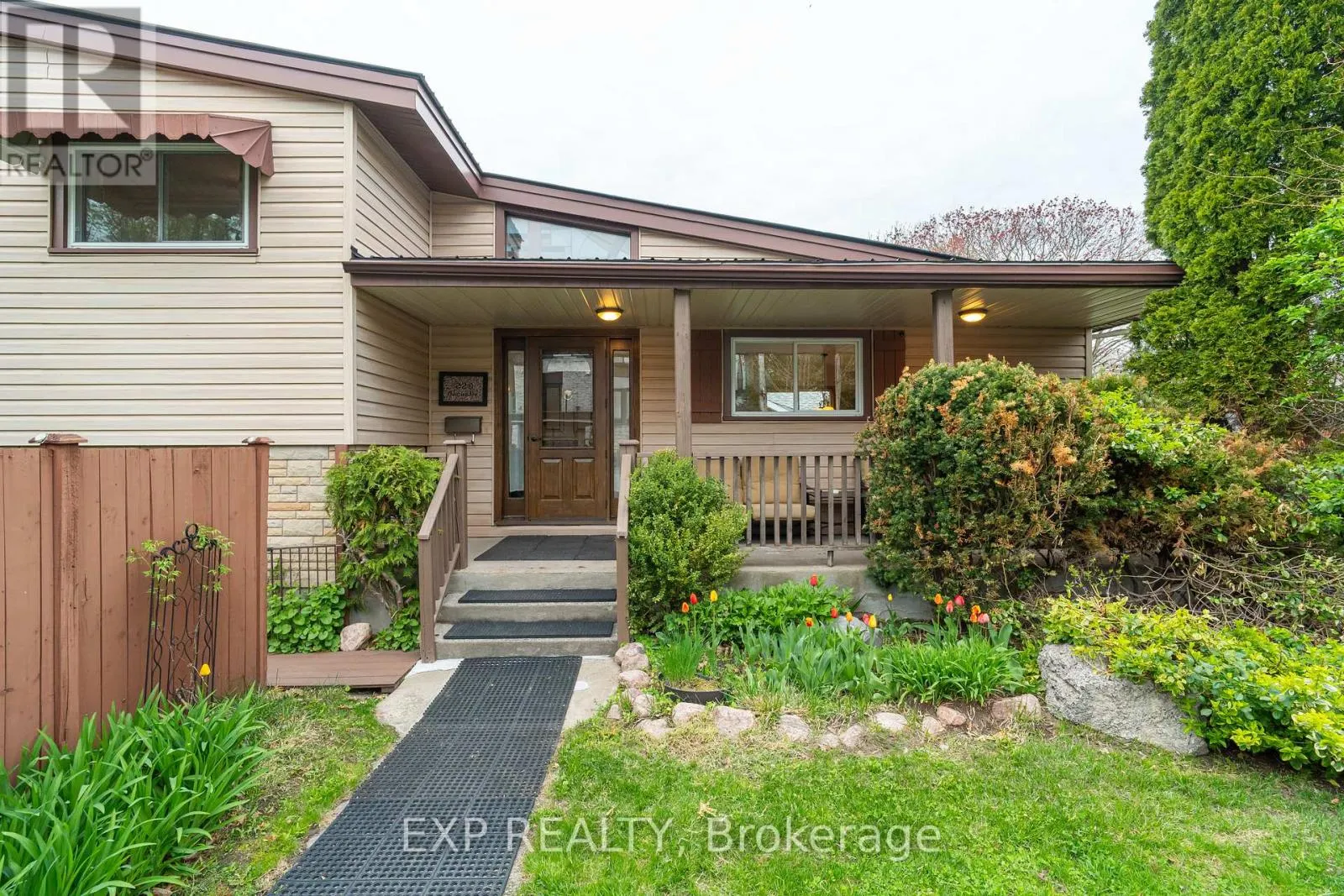 220 ANCASTER AVENUE
