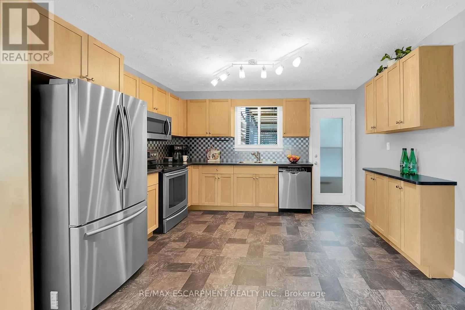 373 WASHINGTON ROAD