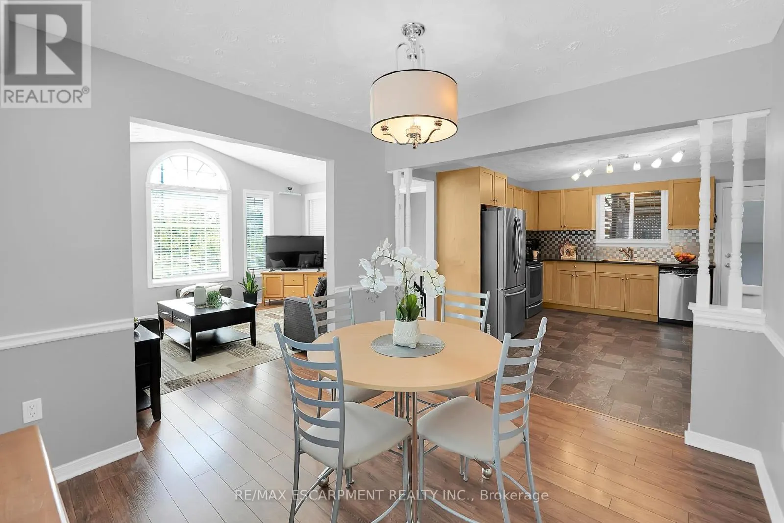 373 WASHINGTON ROAD