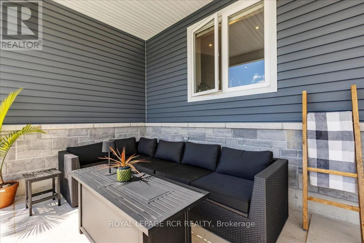 3 NIPIGON STREET