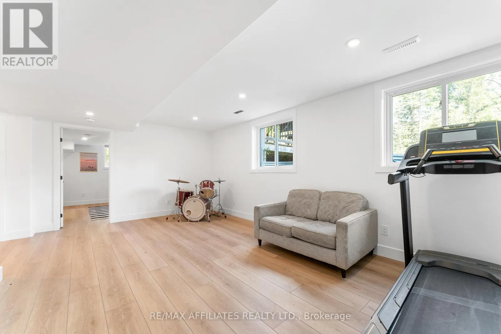 325 RIDGEMONT DRIVE