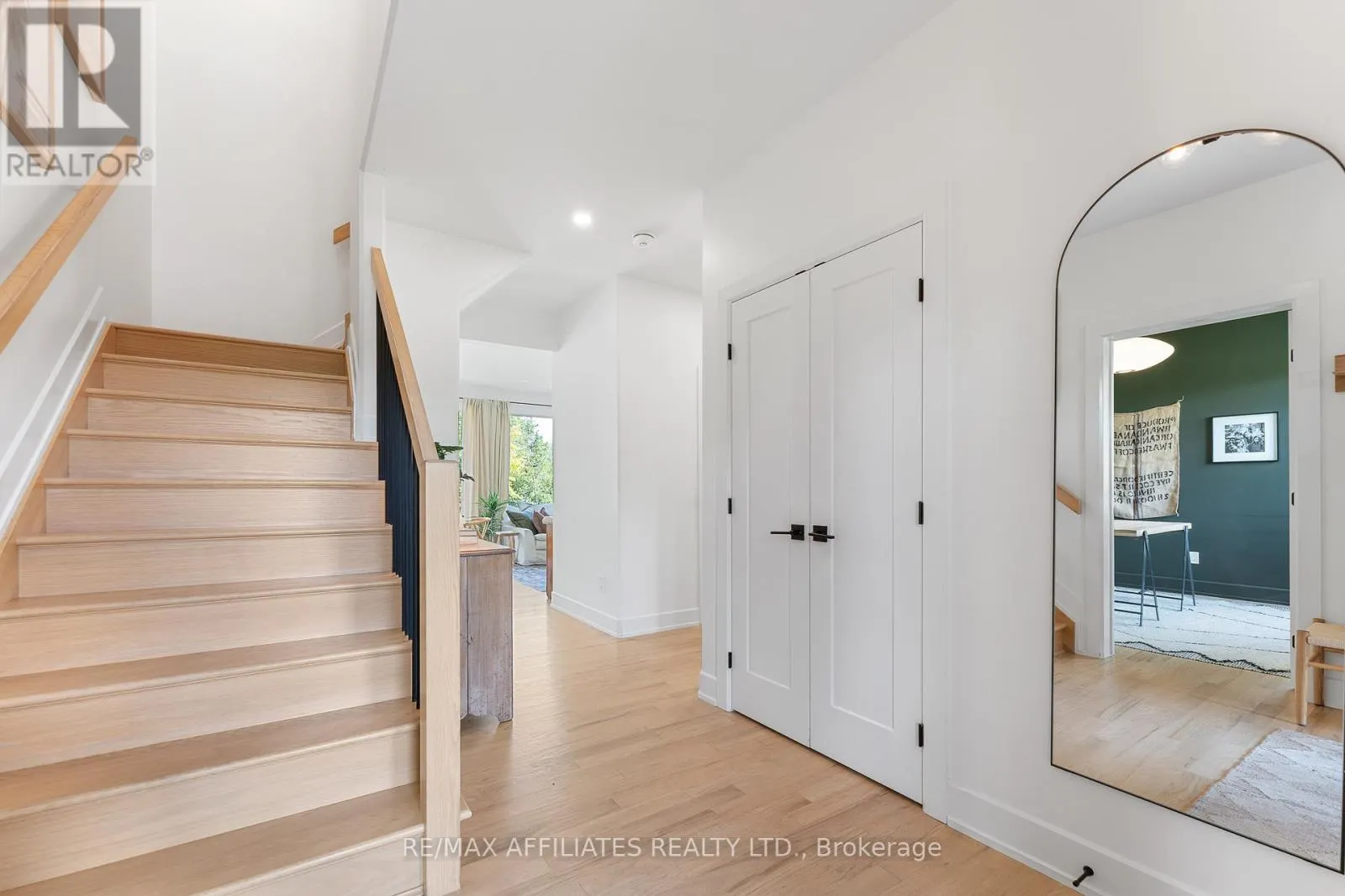 325 RIDGEMONT DRIVE
