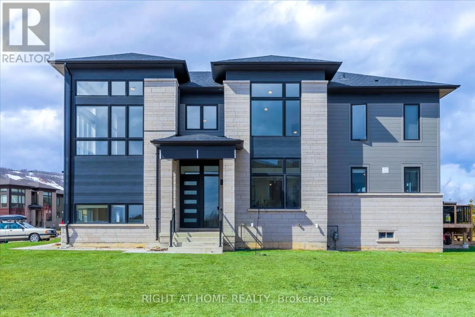 120 STONELEIGH DRIVE