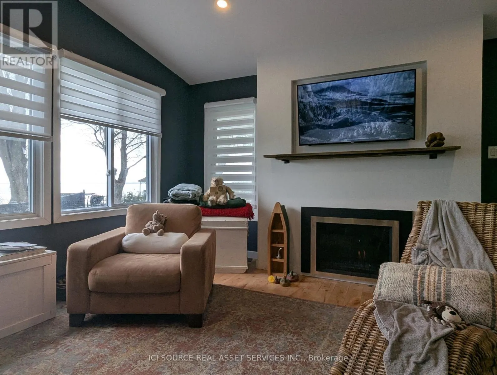 20586 OLD MONTREAL ROAD