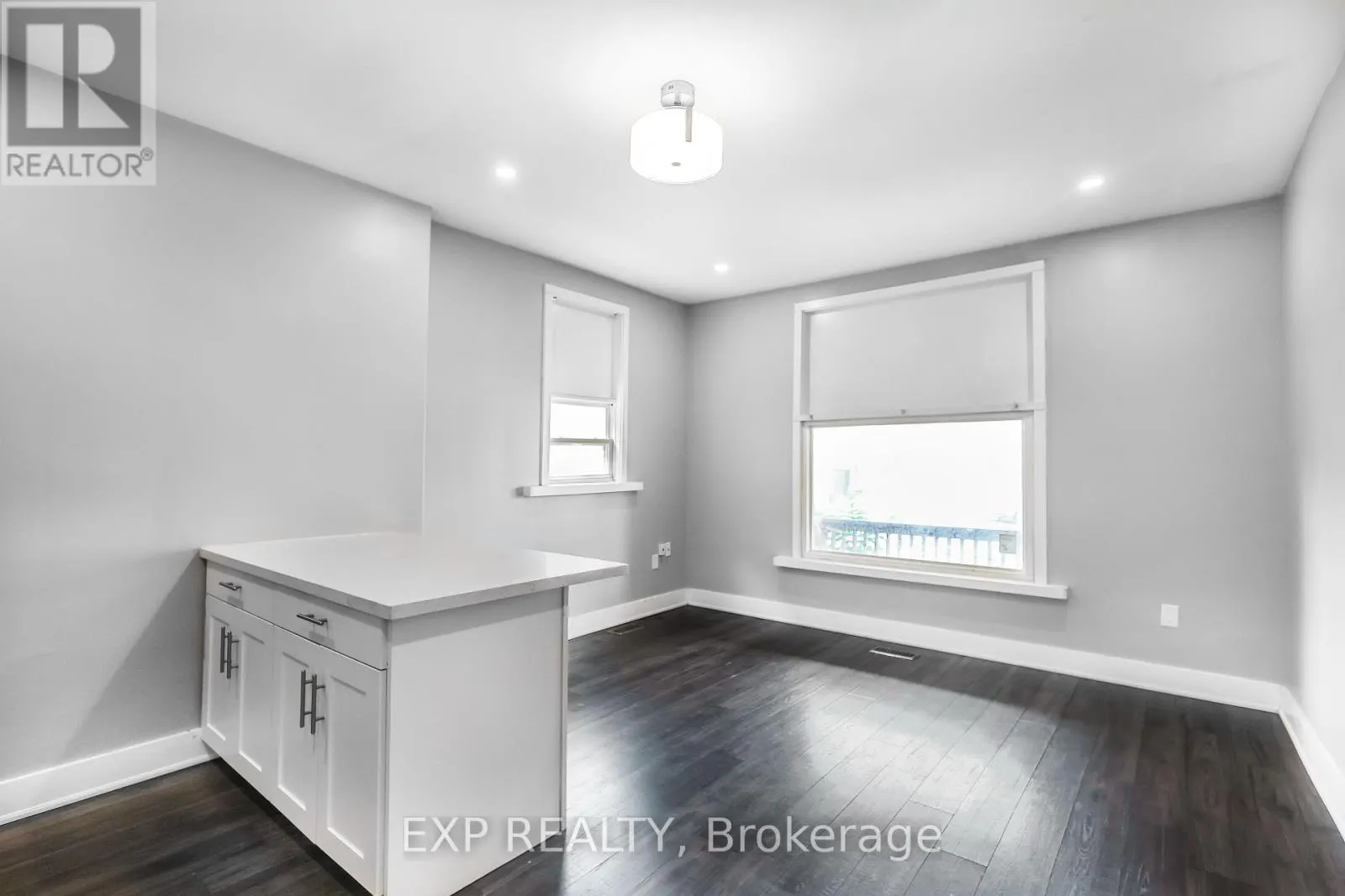 47 WELLINGTON STREET S