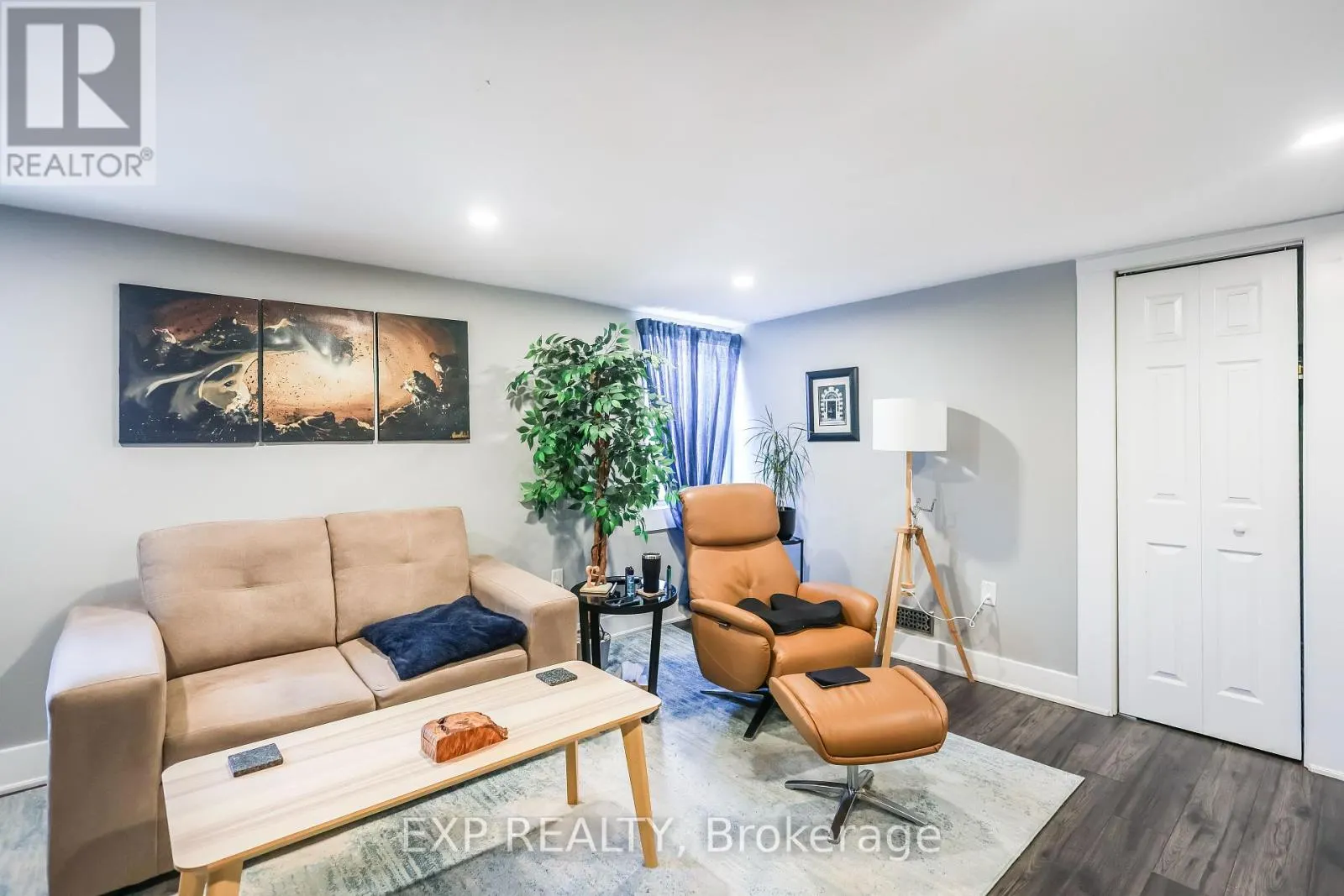 47 WELLINGTON STREET S