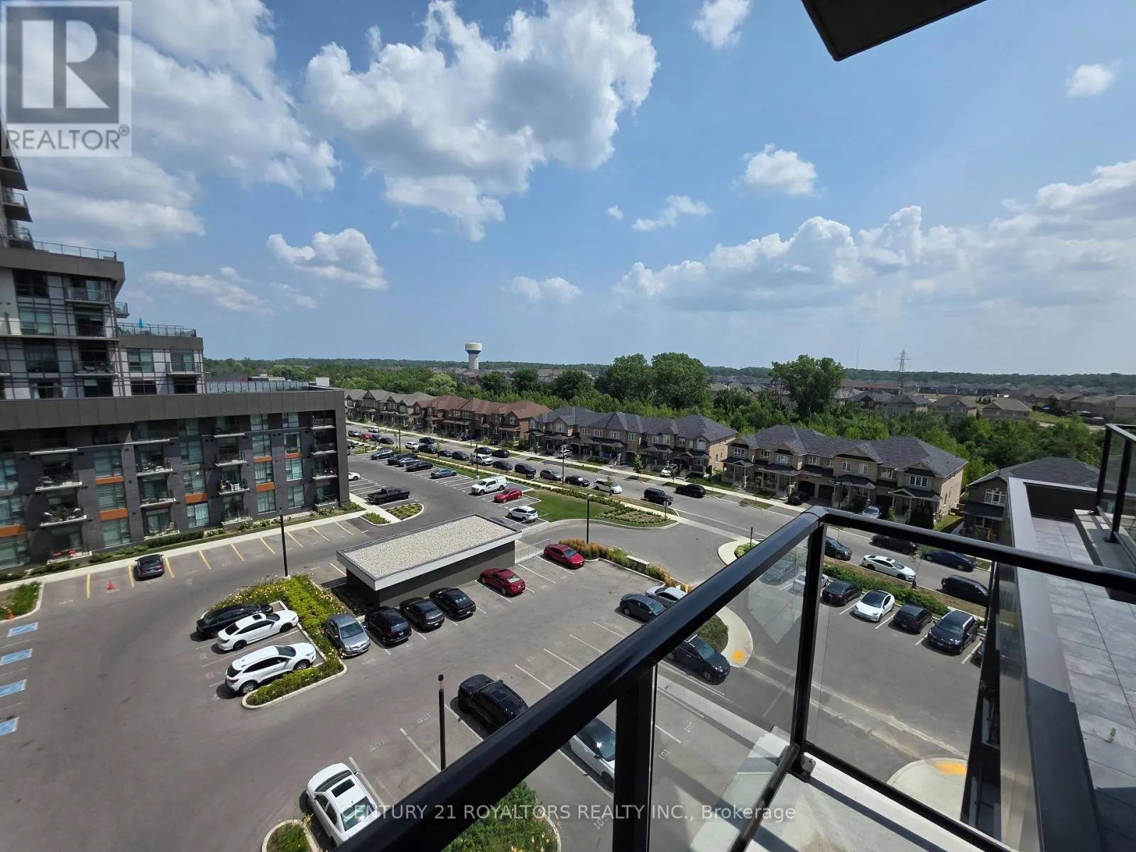 610 - 450 DUNDAS STREET