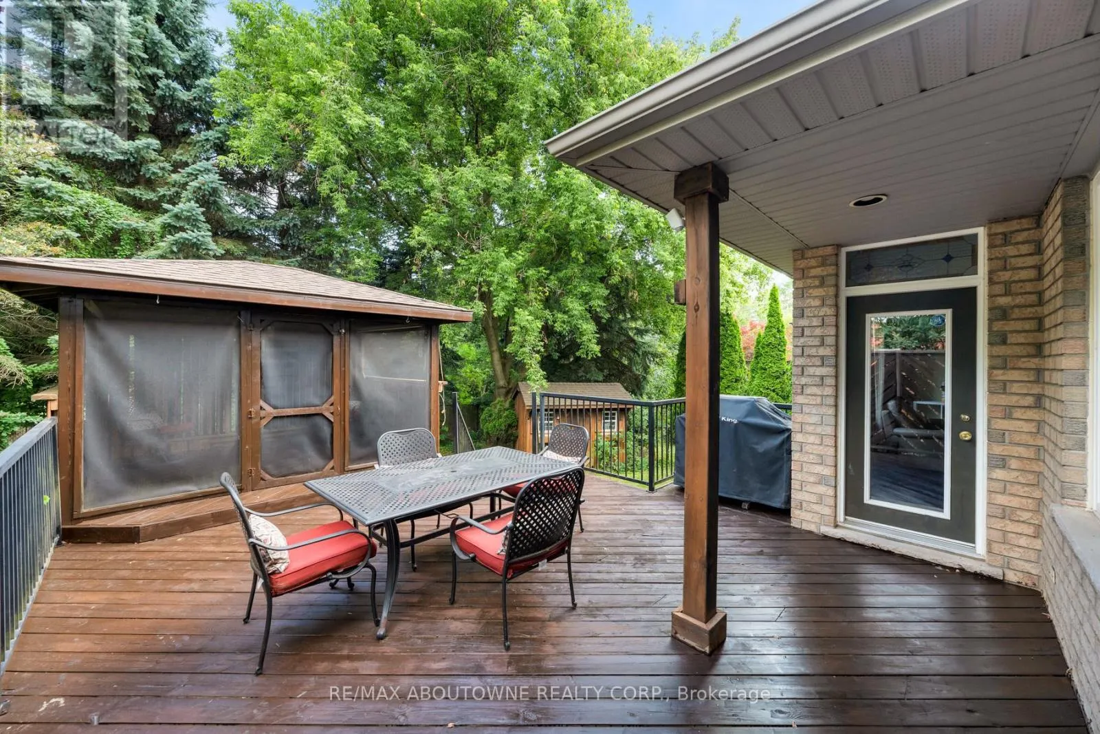 42 PEARWOOD COURT