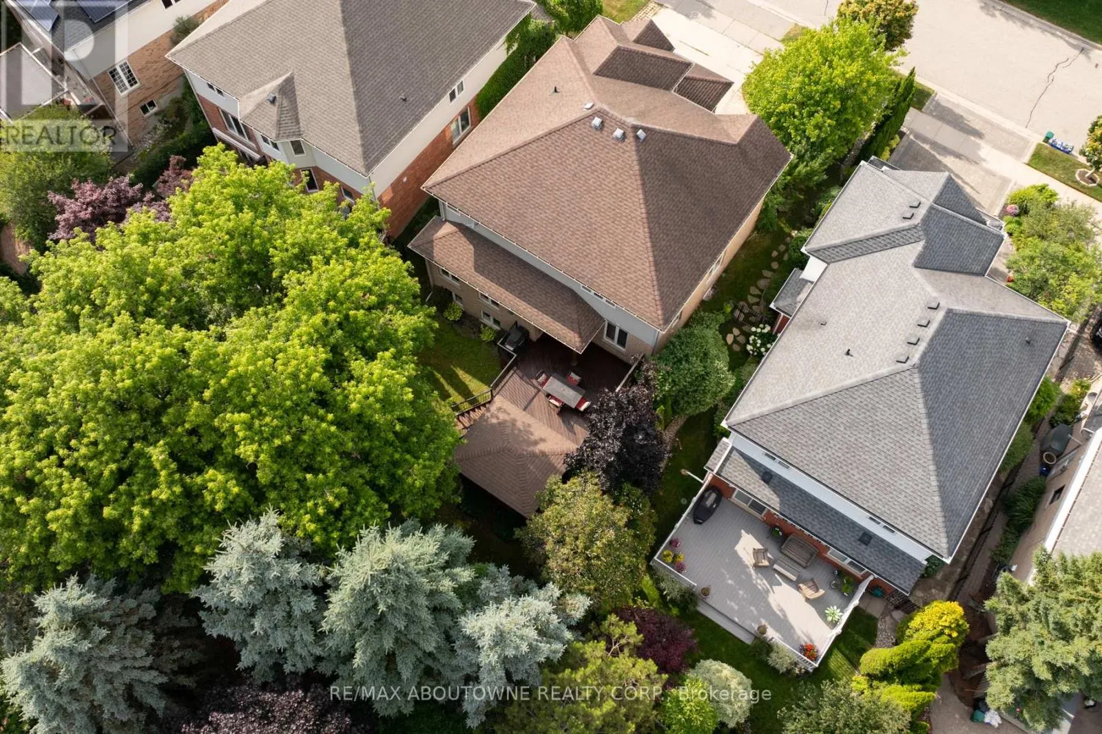 42 PEARWOOD COURT