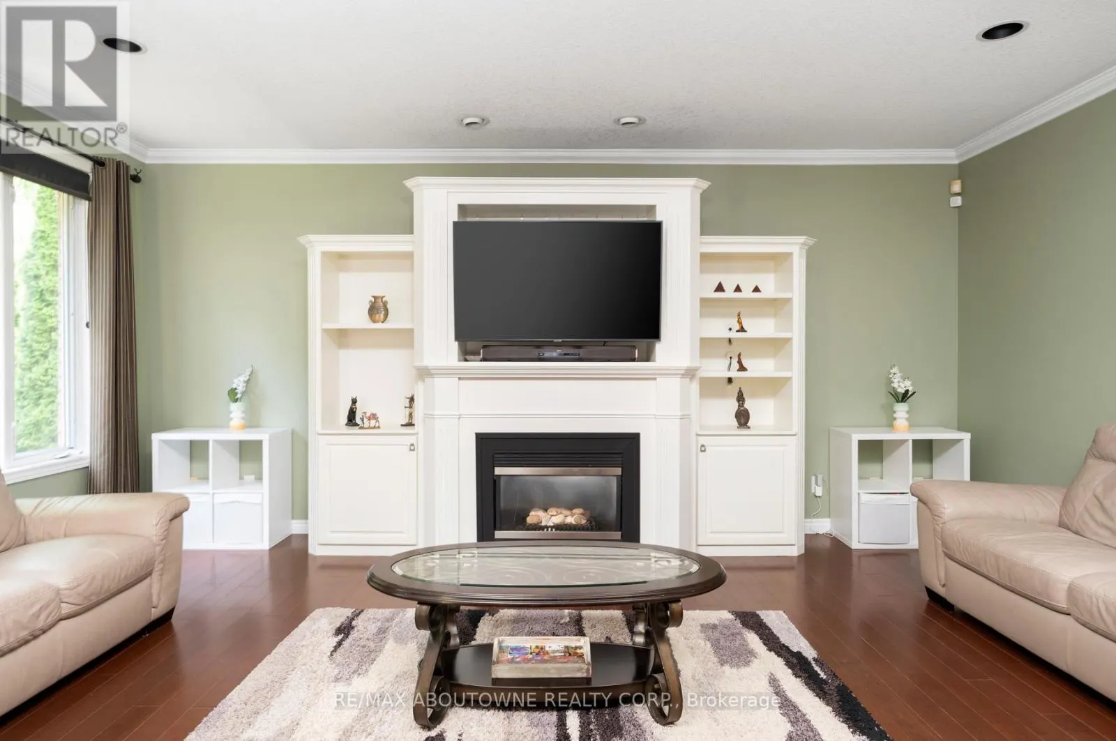 42 PEARWOOD COURT