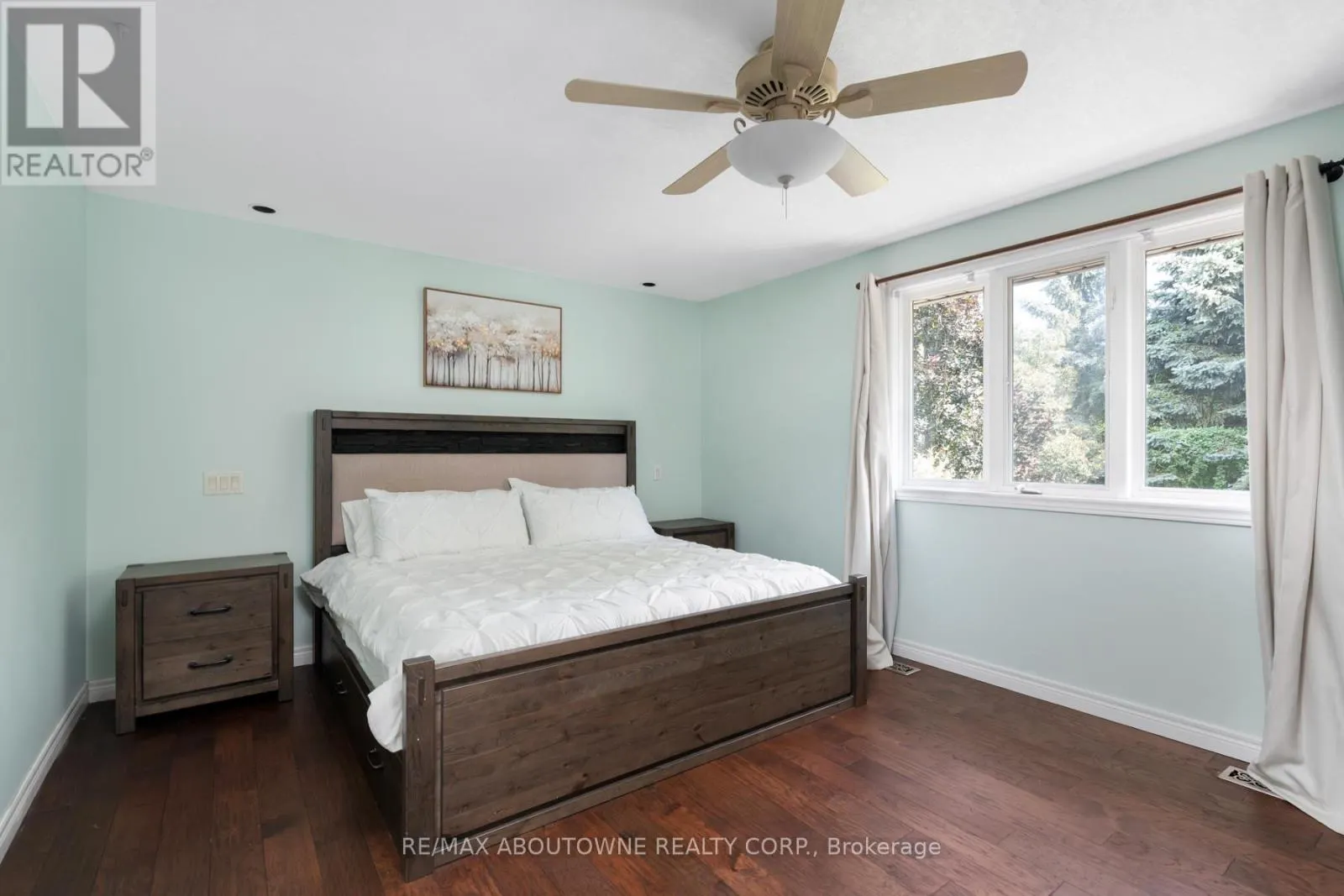 42 PEARWOOD COURT