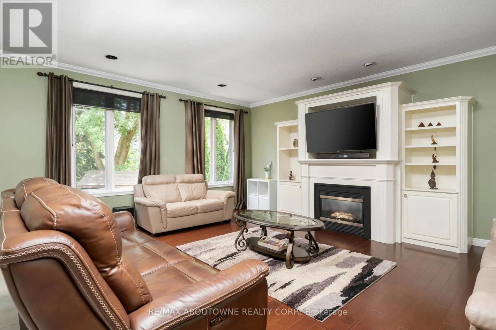 42 PEARWOOD COURT