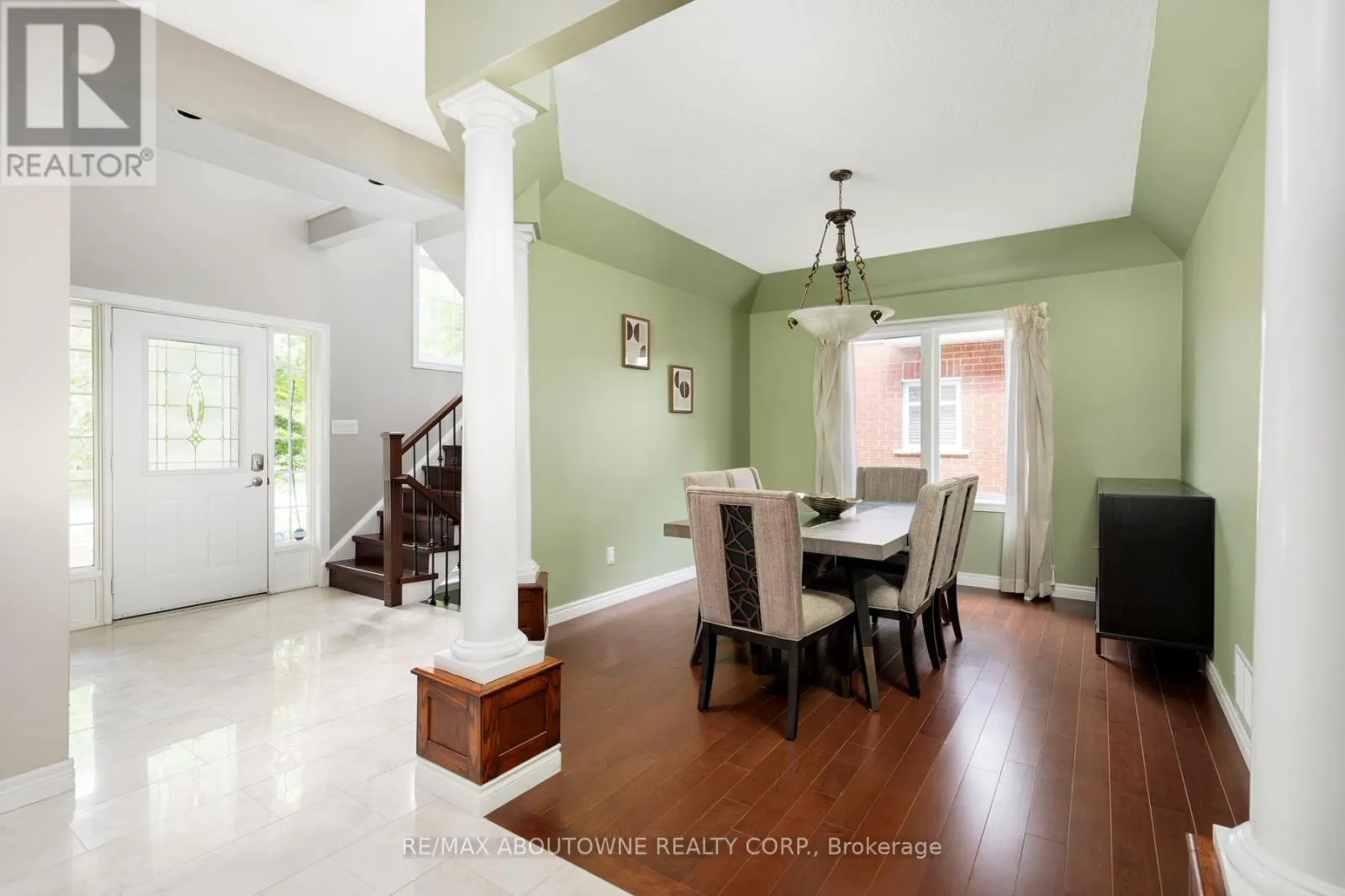 42 PEARWOOD COURT