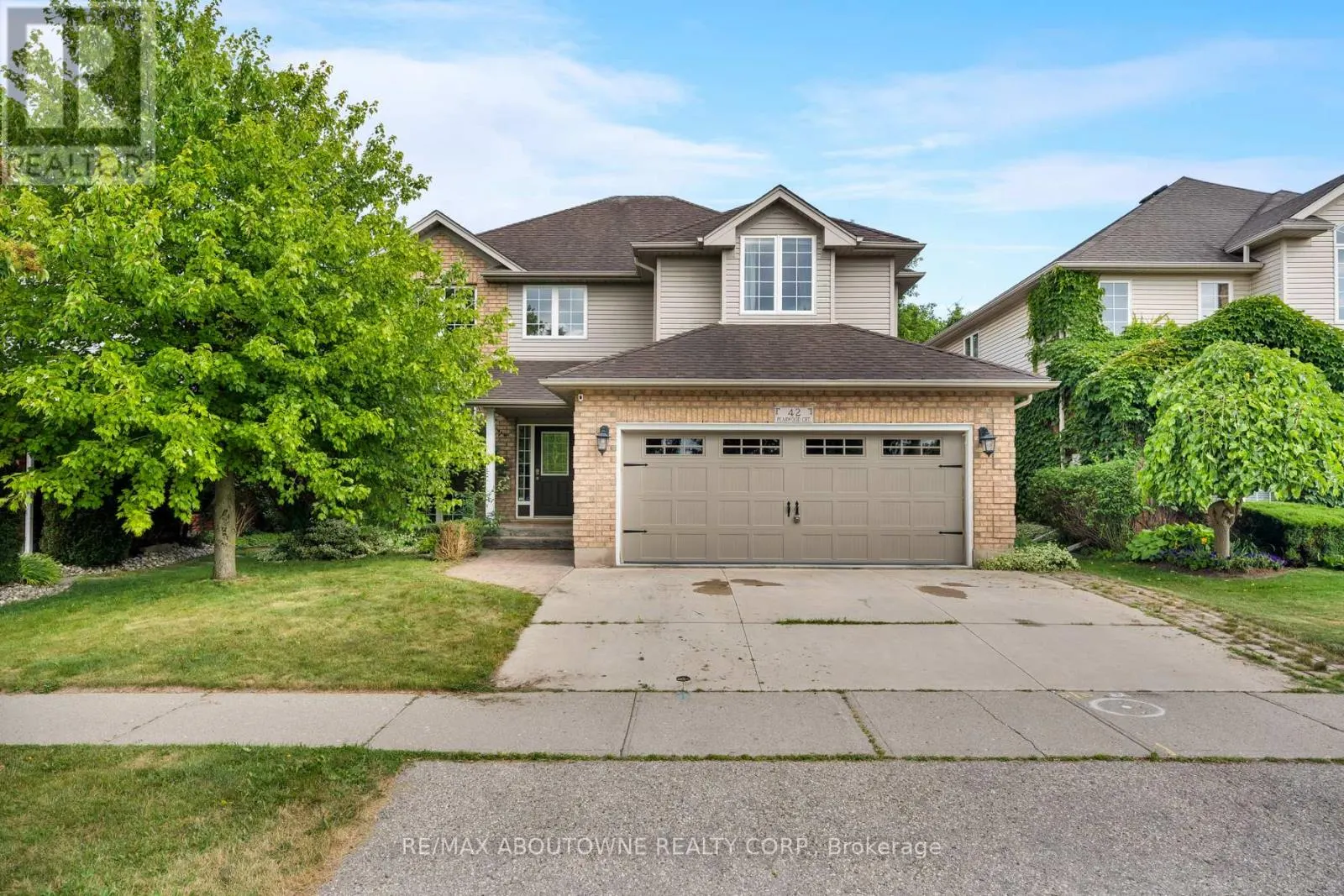 42 PEARWOOD COURT