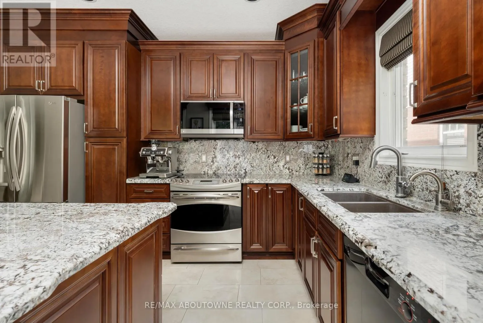 42 PEARWOOD COURT