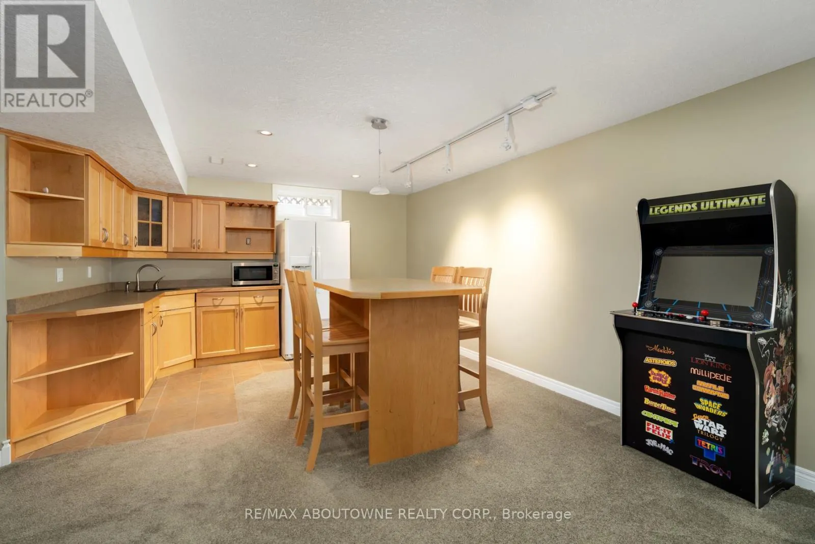 42 PEARWOOD COURT