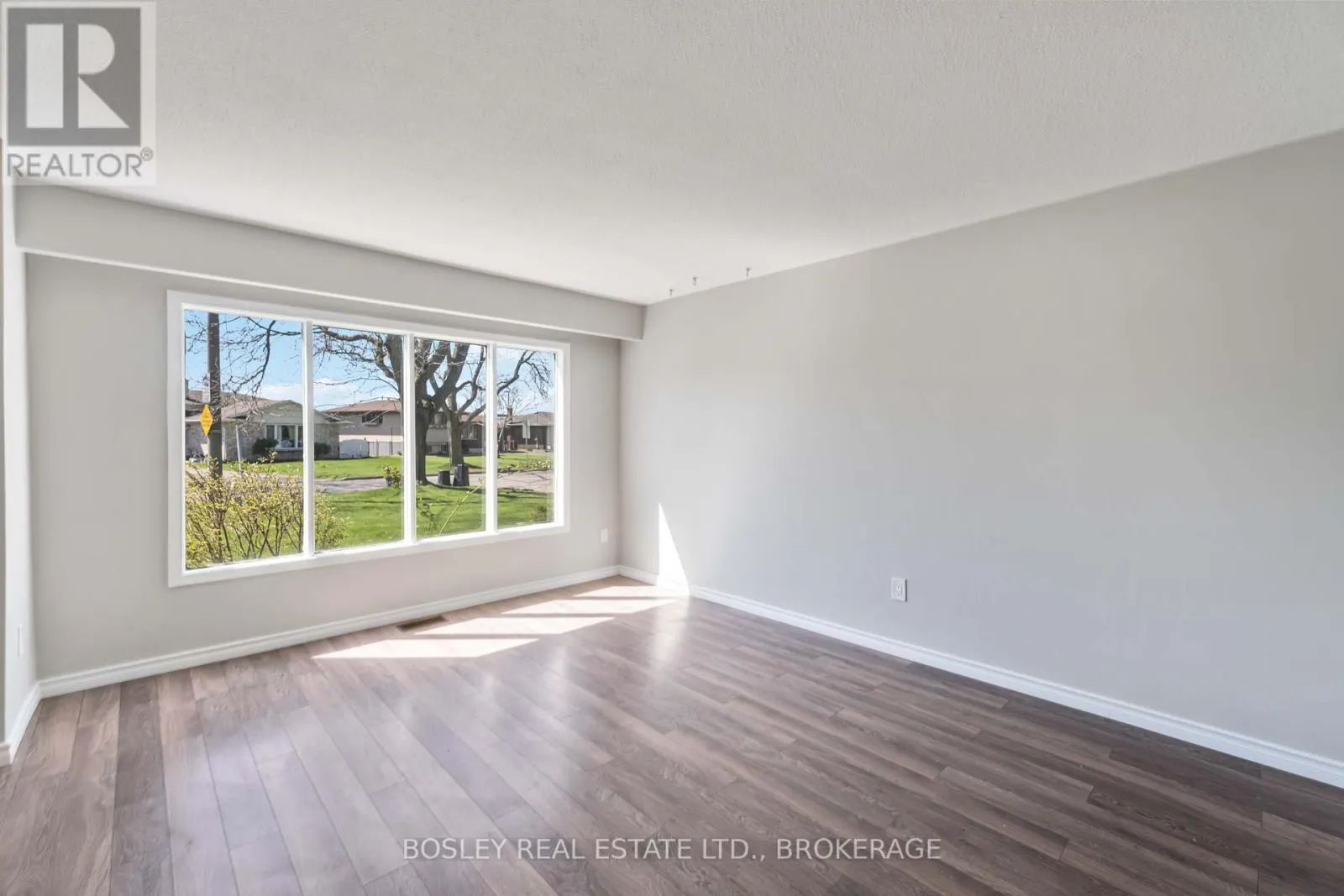 2 CRESCENTWOOD DRIVE
