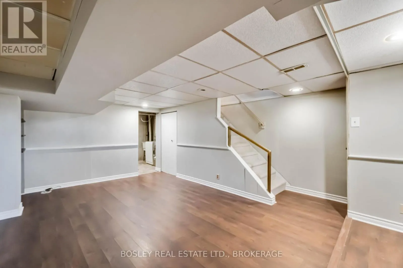 2 CRESCENTWOOD DRIVE
