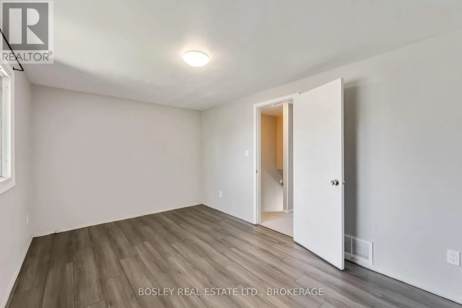 2 CRESCENTWOOD DRIVE