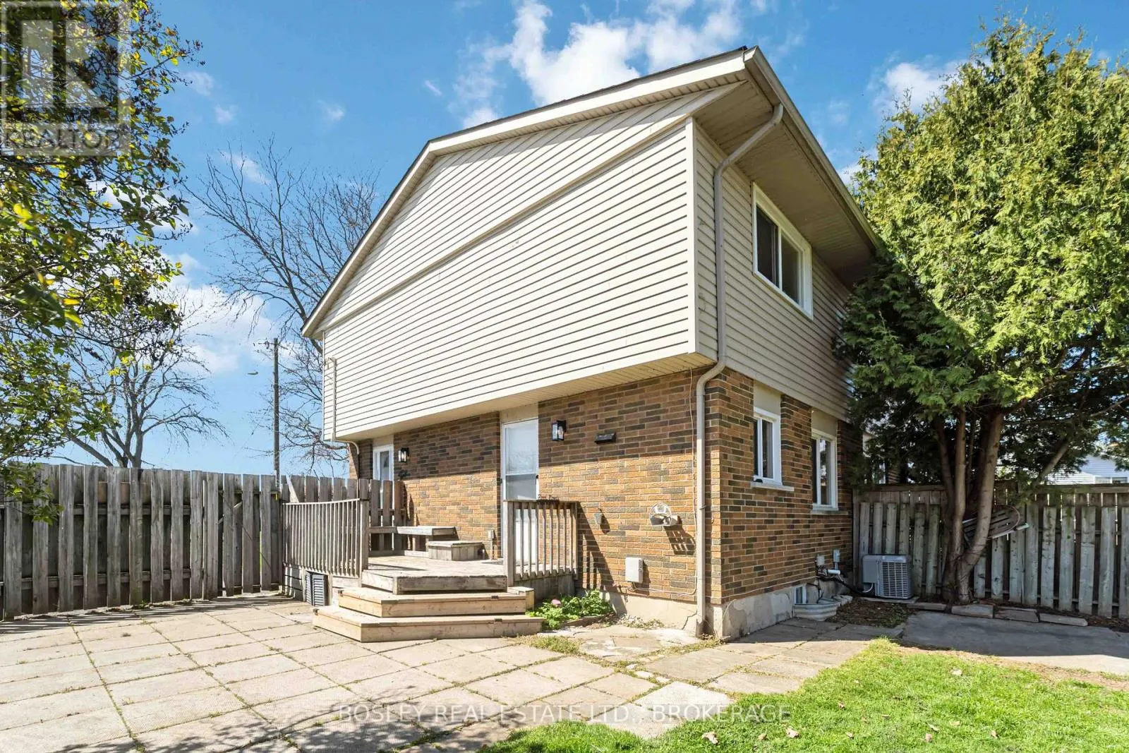 2 CRESCENTWOOD DRIVE
