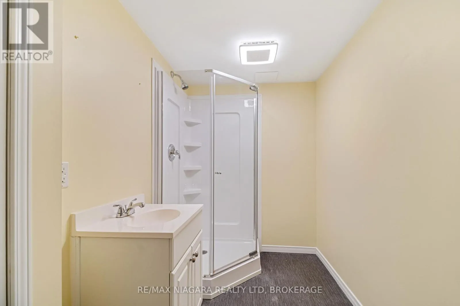 18 JULIE DRIVE