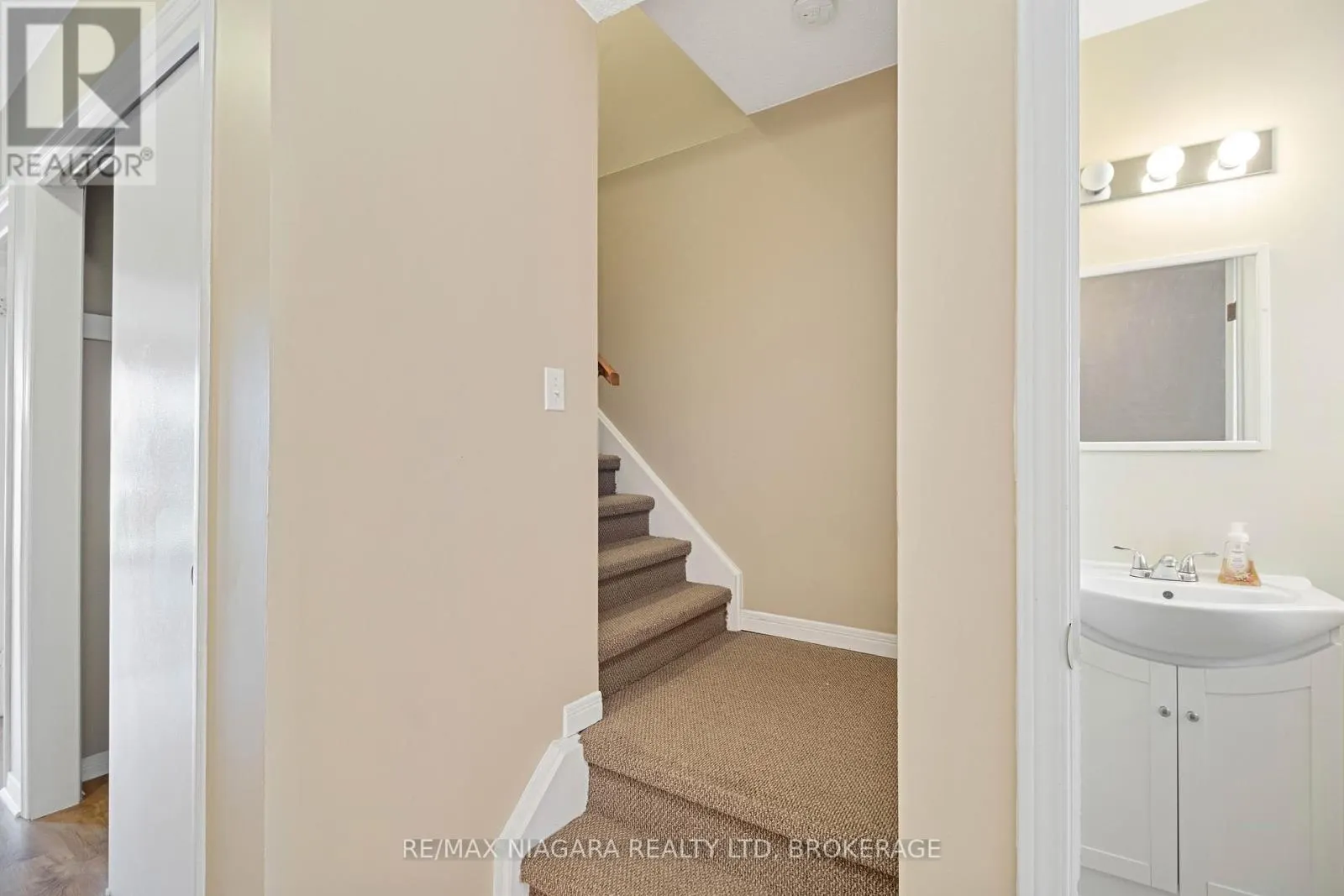 18 JULIE DRIVE