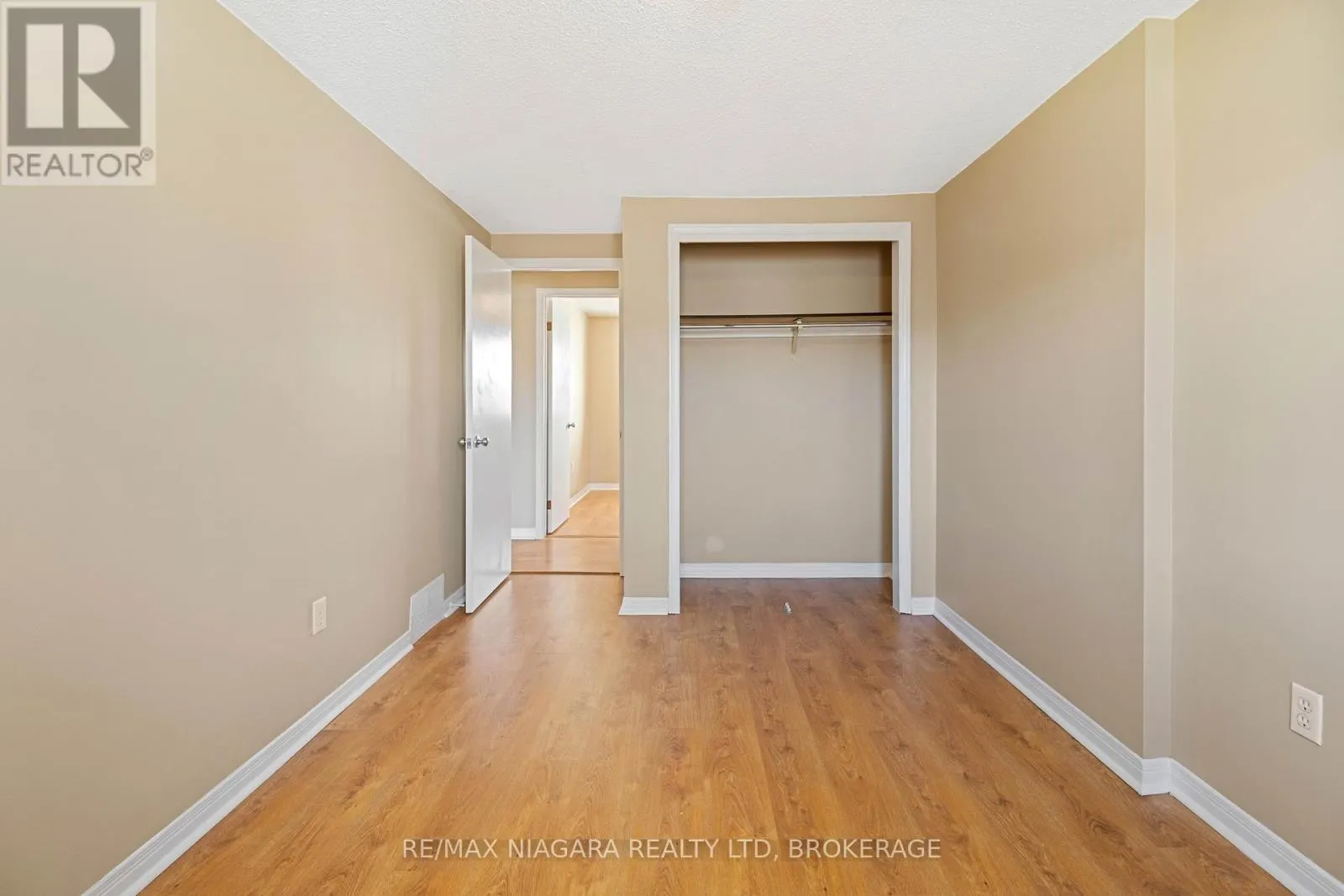 18 JULIE DRIVE