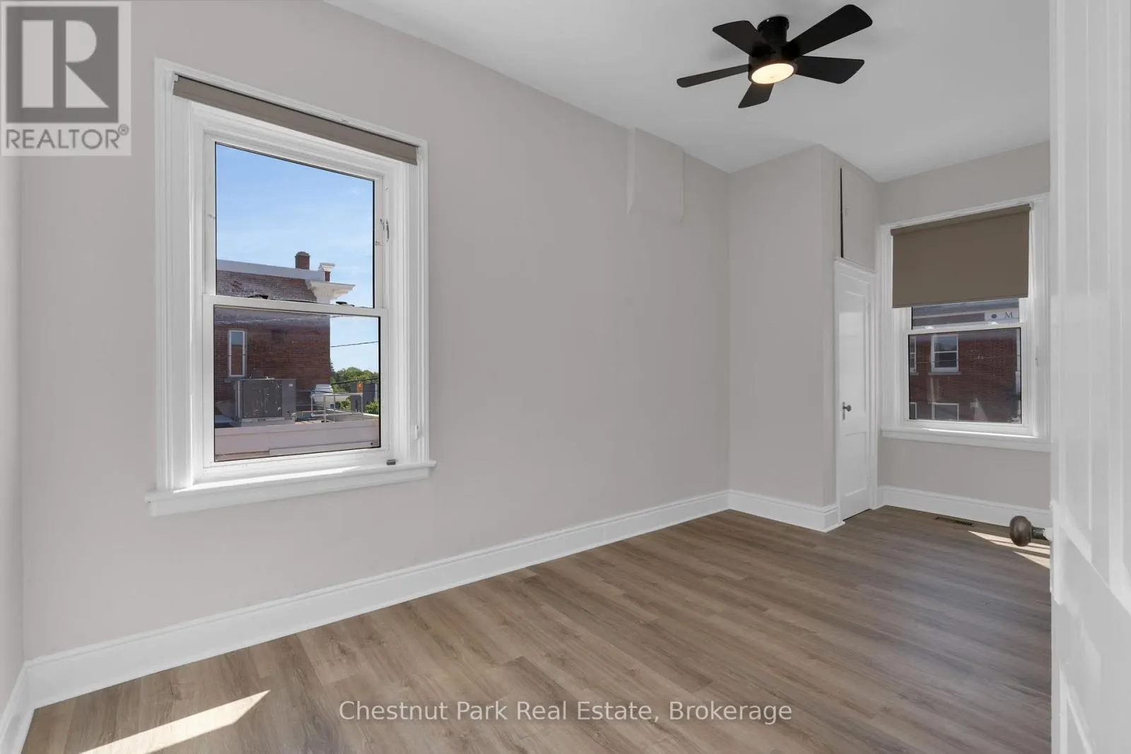 16 TROWBRIDGE STREET W