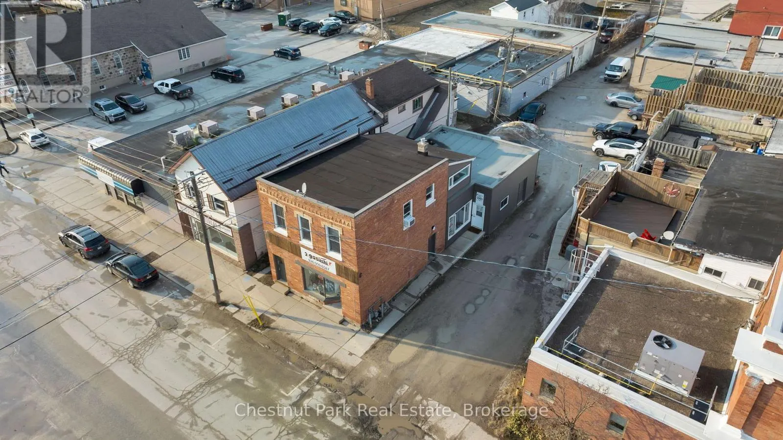 16 TROWBRIDGE STREET W