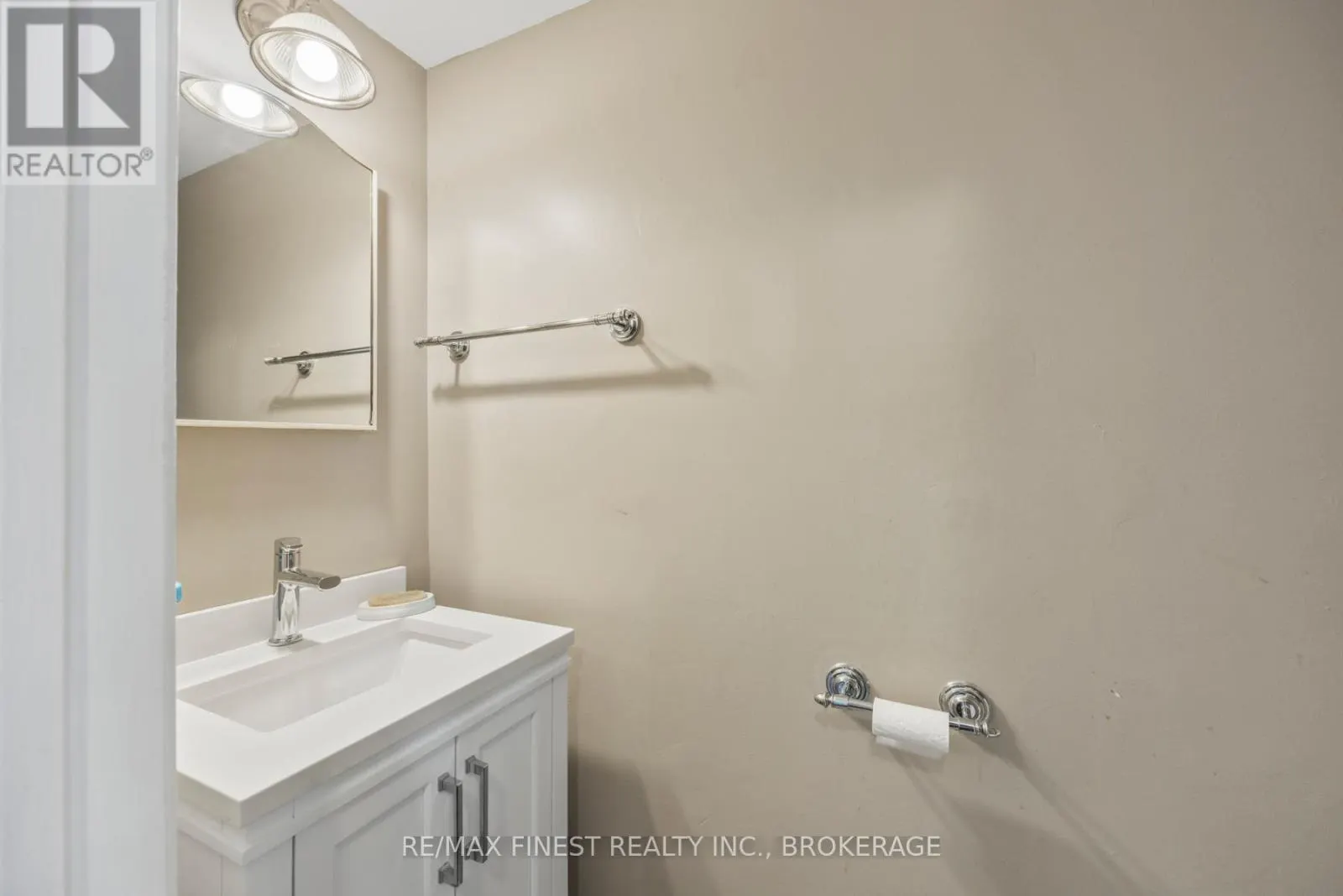 5 - 136 NOTCH HILL ROAD, #5