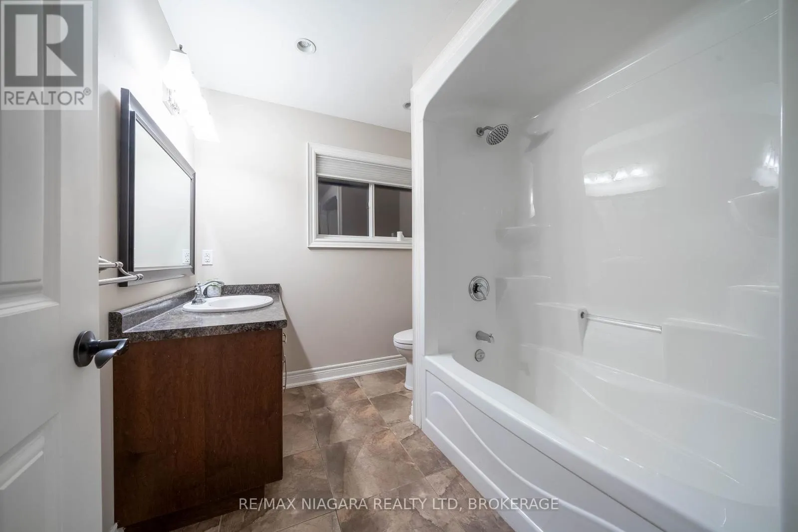 9128 TAPESTRY COURT