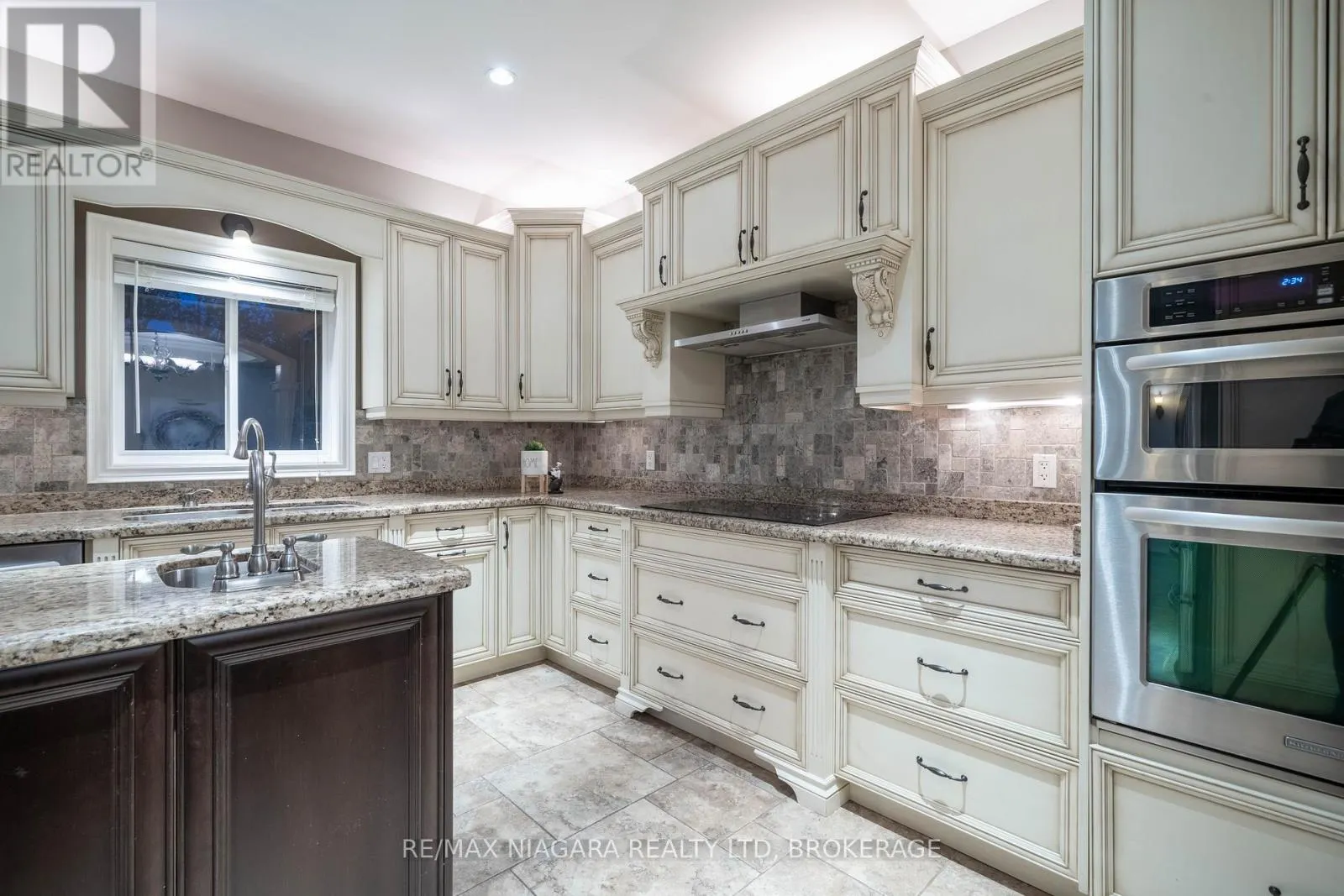 9128 TAPESTRY COURT