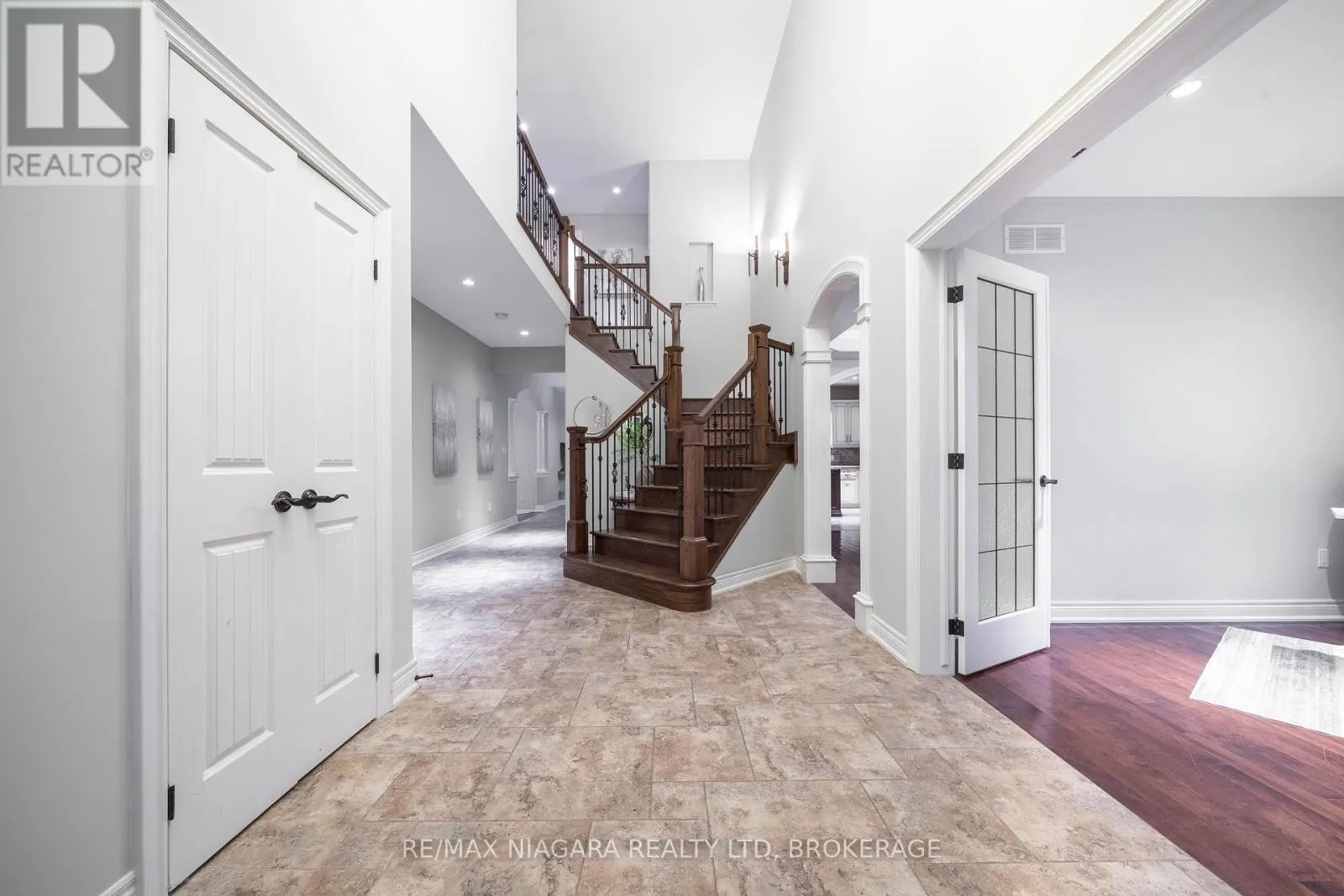 9128 TAPESTRY COURT
