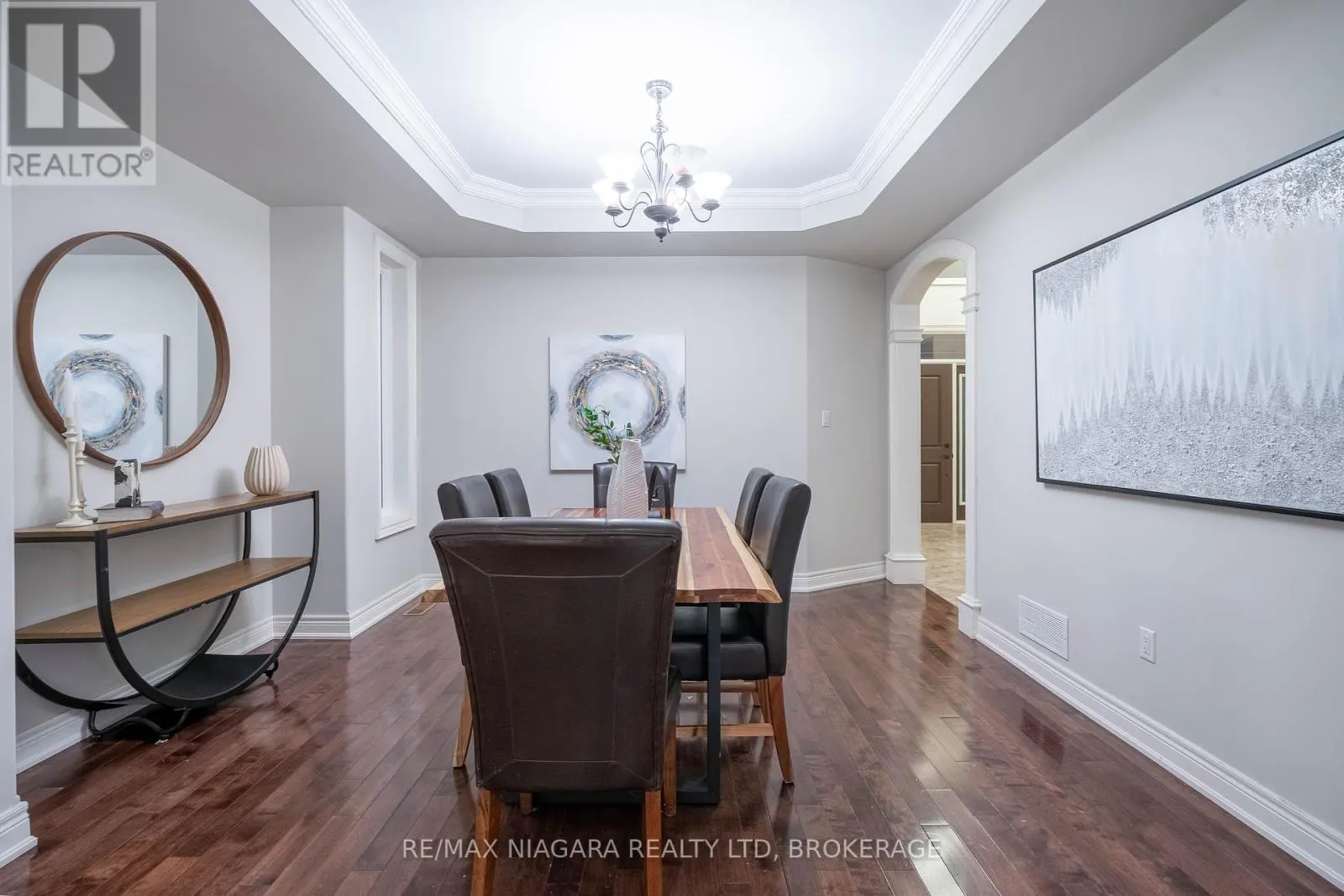 9128 TAPESTRY COURT