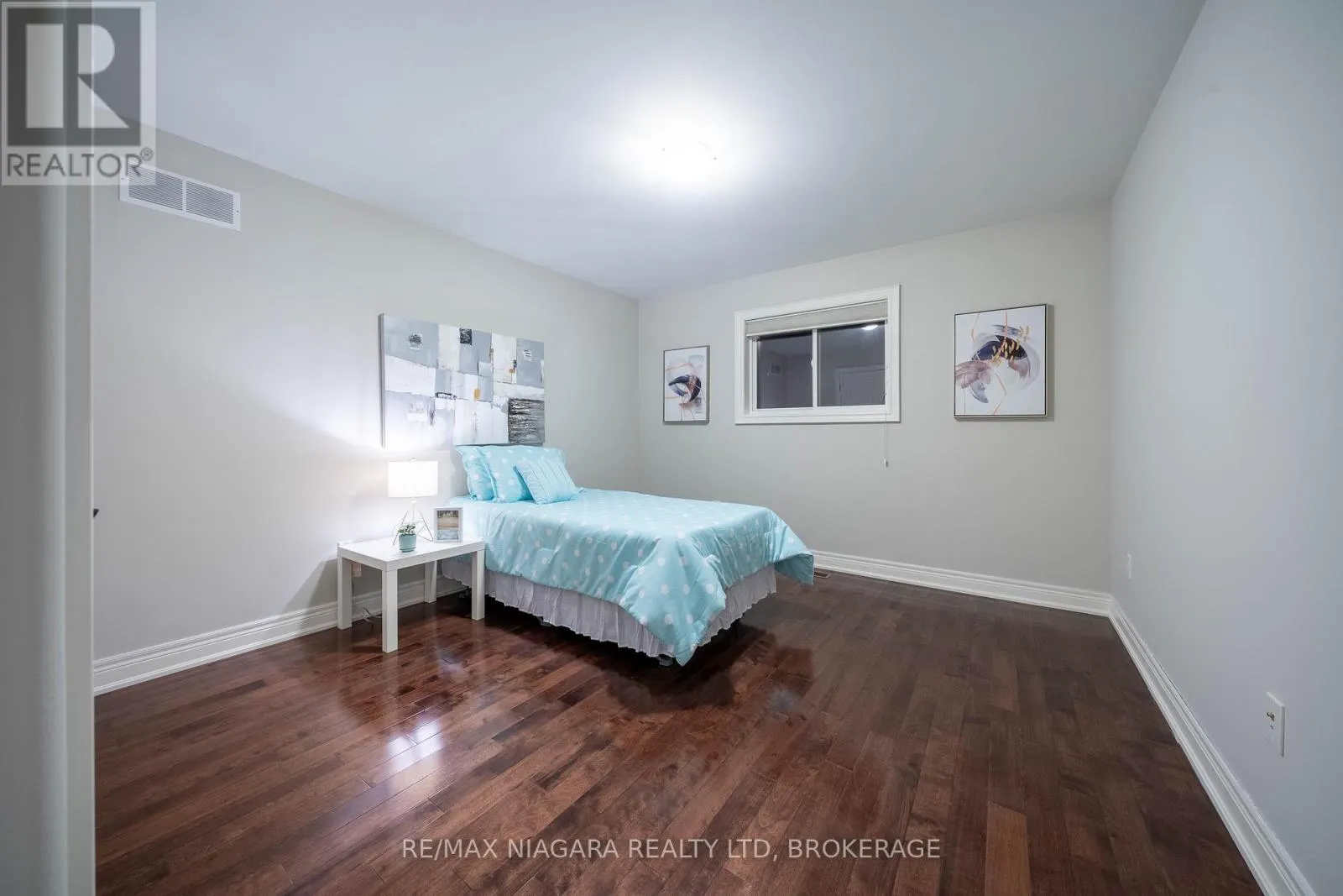 9128 TAPESTRY COURT