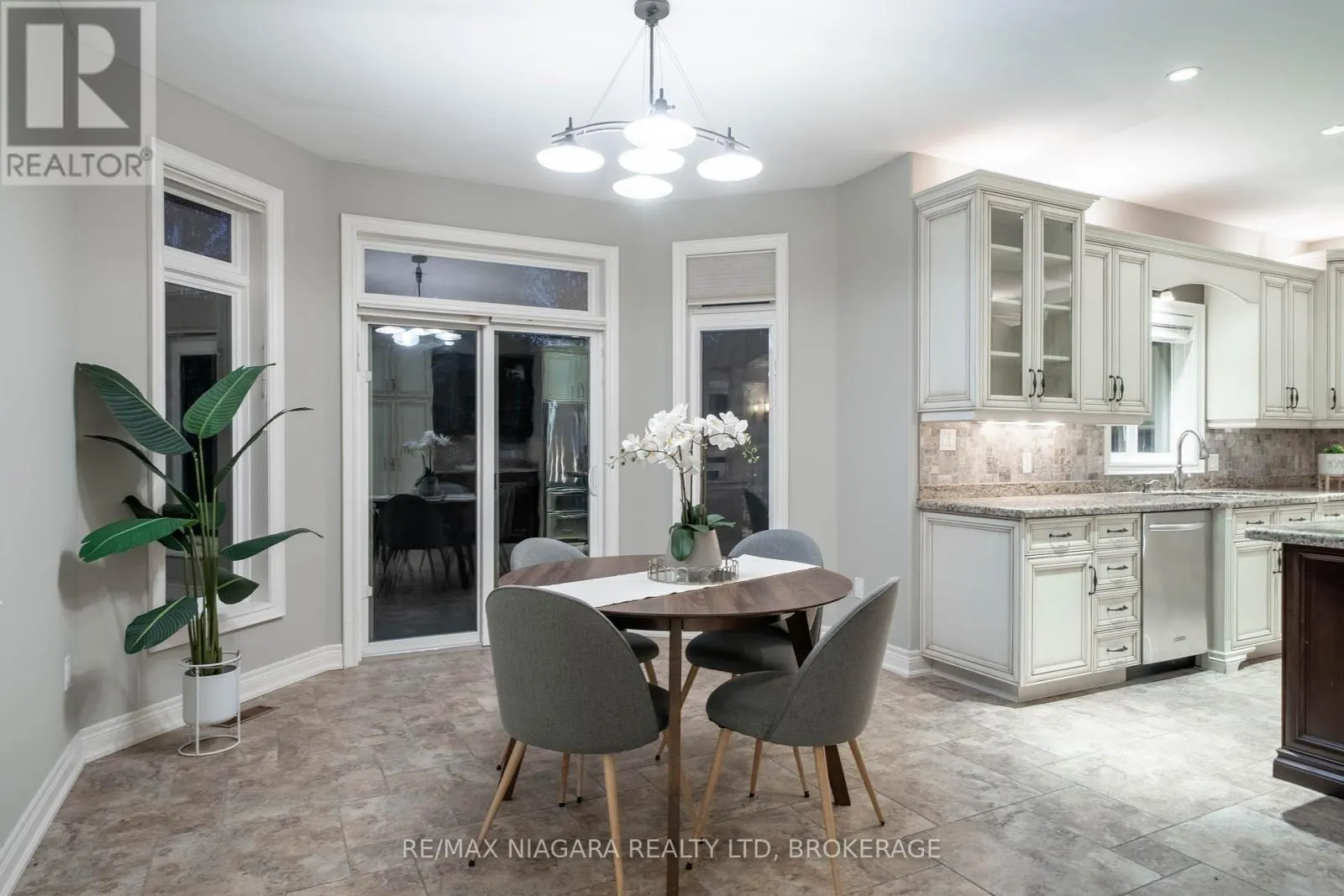 9128 TAPESTRY COURT