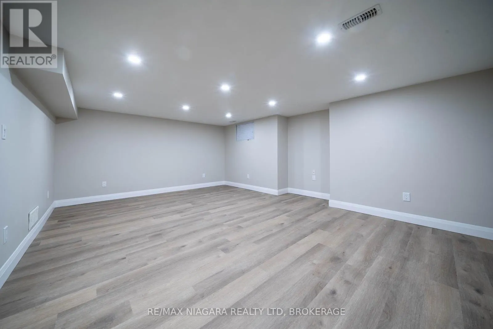 9128 TAPESTRY COURT