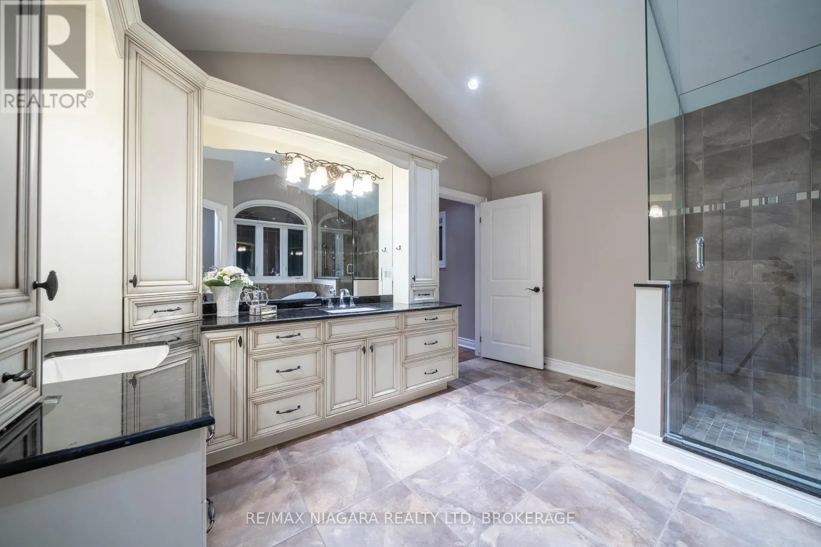 9128 TAPESTRY COURT