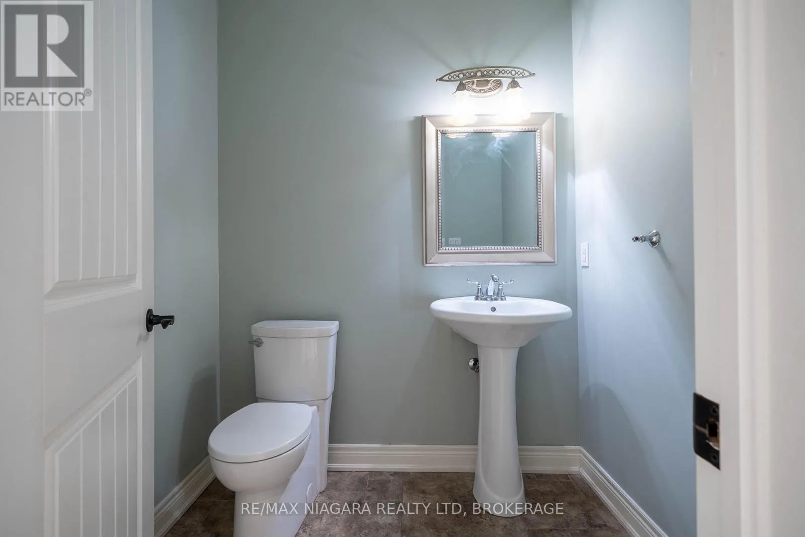 9128 TAPESTRY COURT