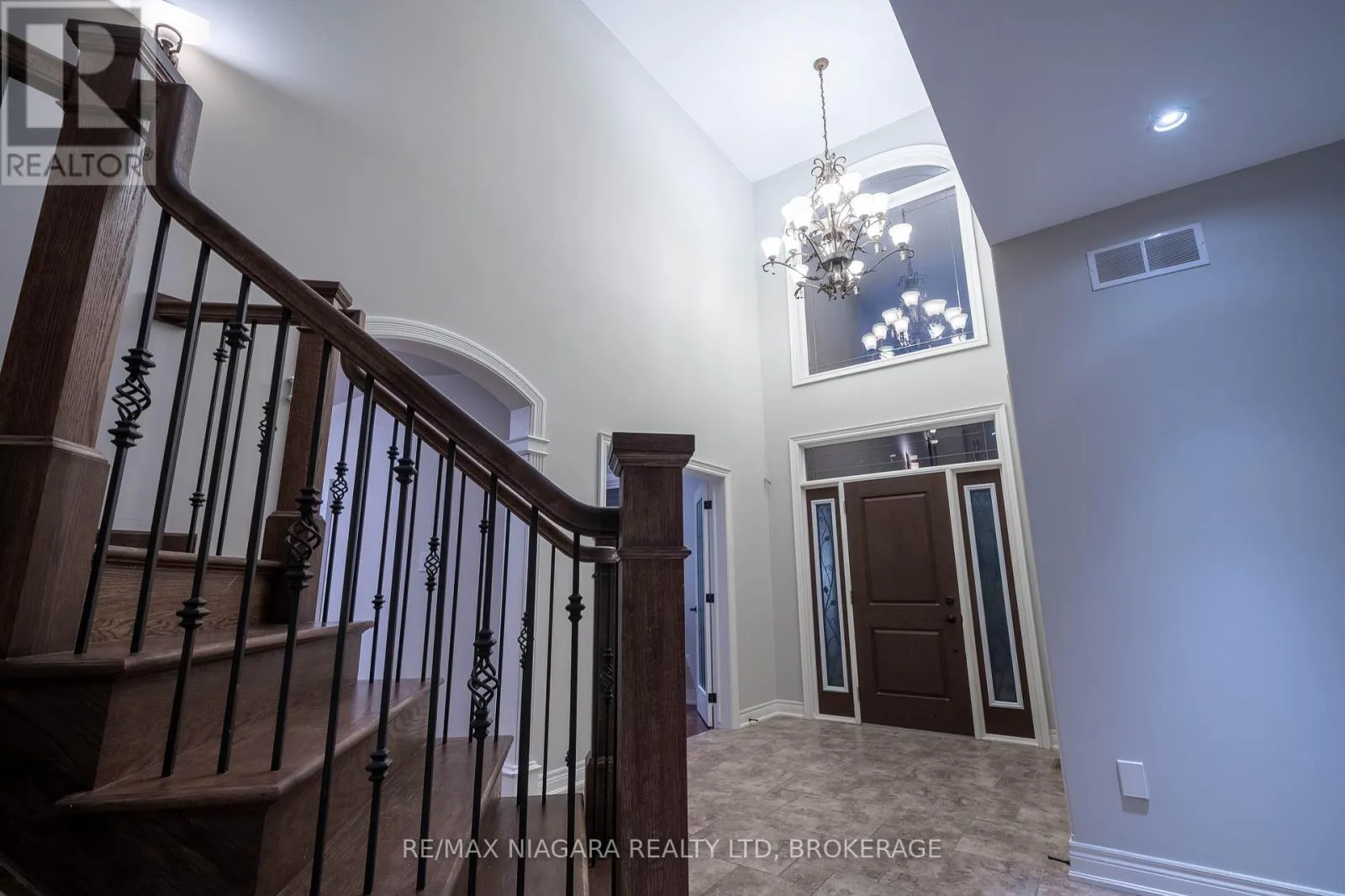 9128 TAPESTRY COURT